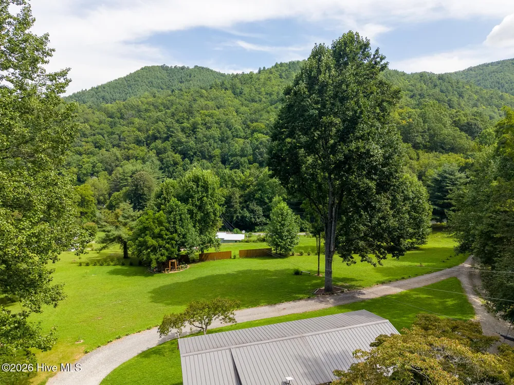 3454 Franks Creek Road Robbinsville, NC 28771