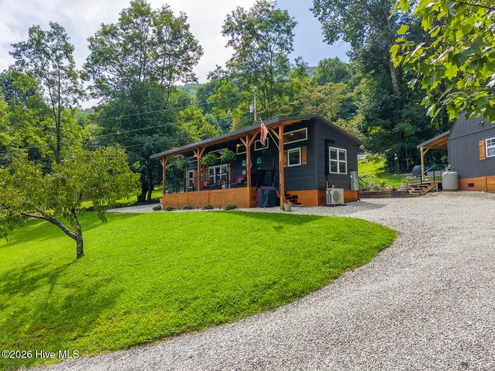 3454 Franks Creek Road Robbinsville, NC 28771