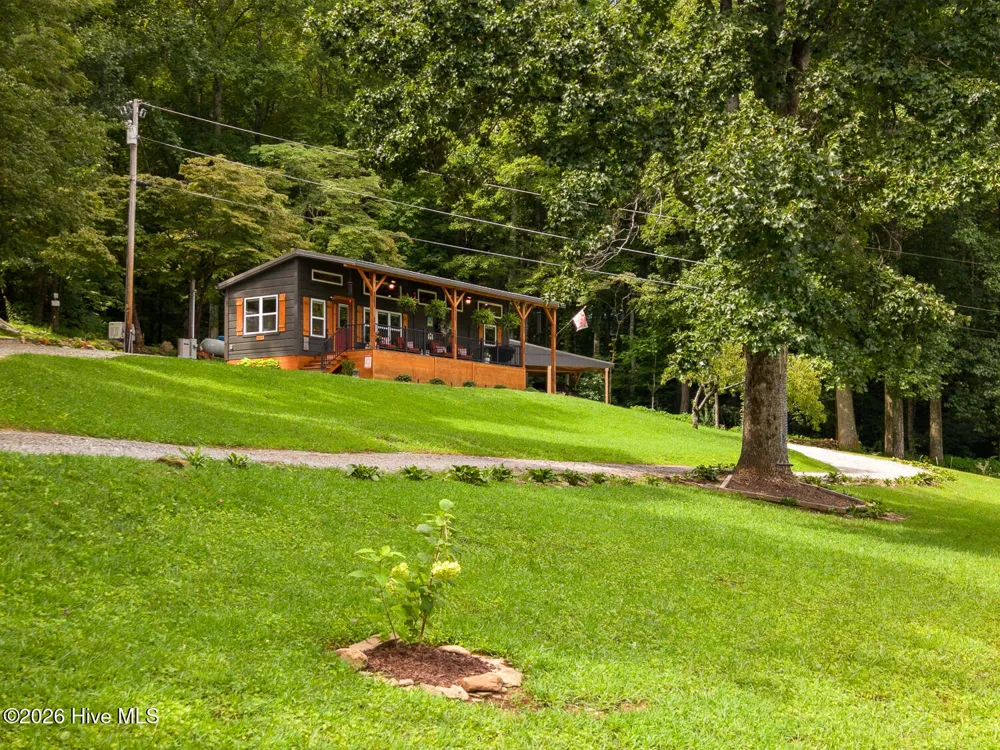 3454 Franks Creek Road Robbinsville, NC 28771