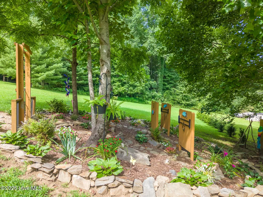 3454 Franks Creek Road Robbinsville, NC 28771