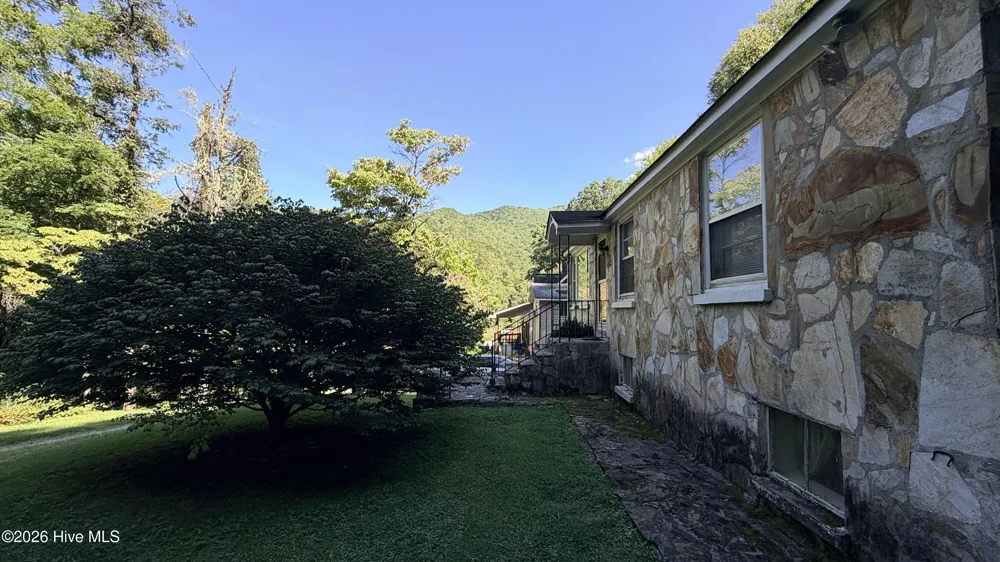 107 Cherokee Avenue Andrews, NC 28901