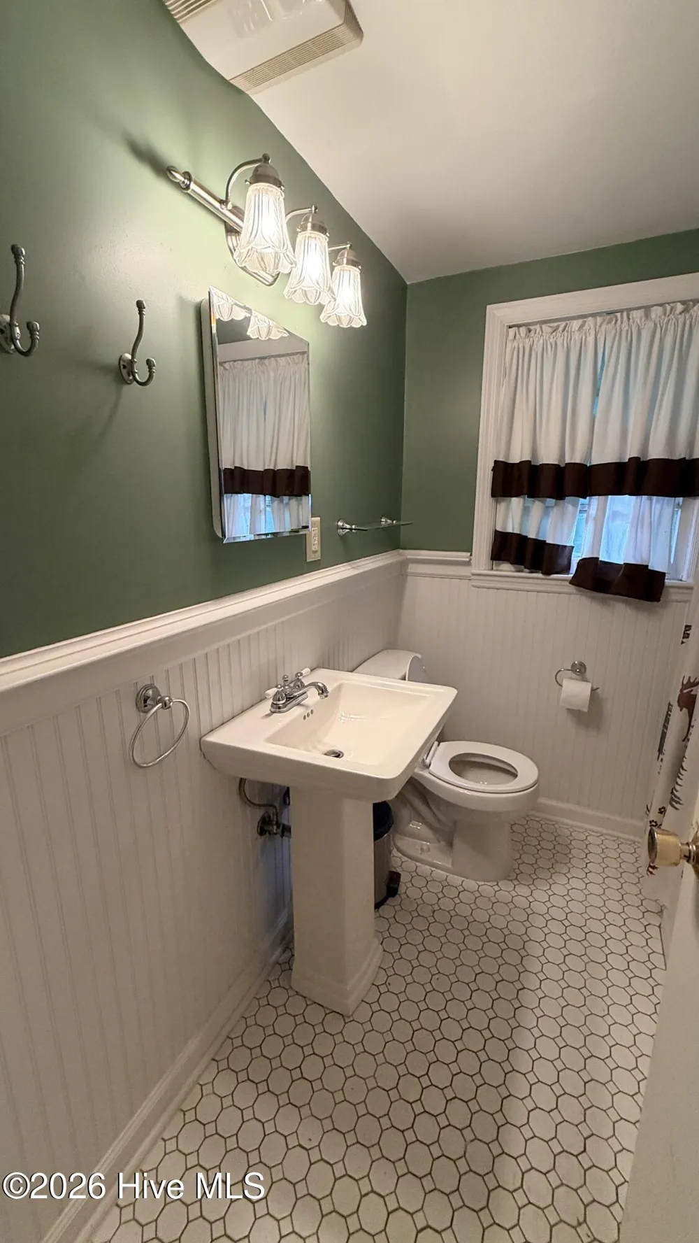 107 Cherokee Avenue Andrews, NC 28901