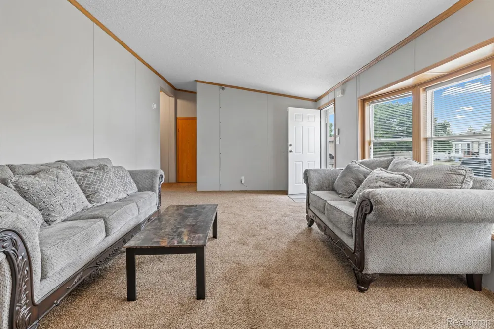 19921 Rhapsody Clinton Charter Township, MI 48036