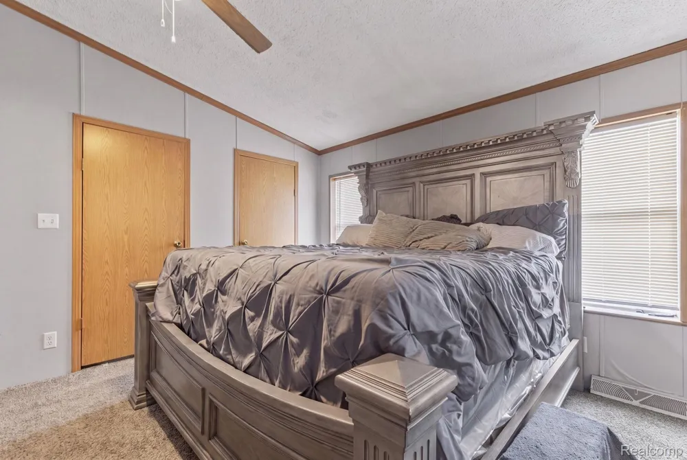 19921 Rhapsody Clinton Charter Township, MI 48036