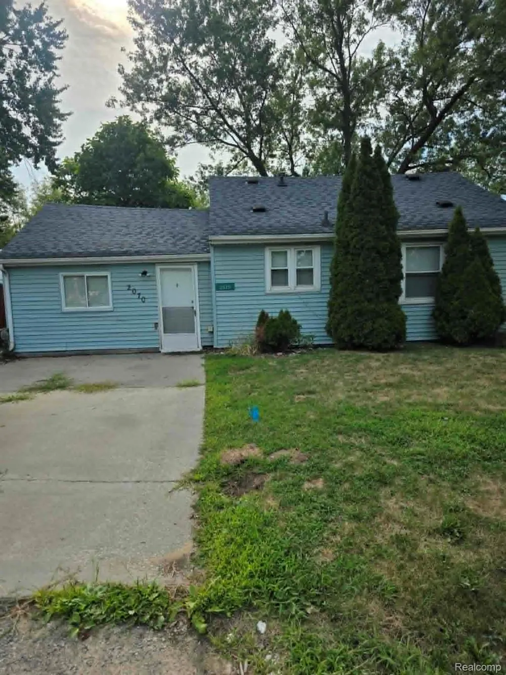 2070 Harwine Street Flint Charter Township, MI 48532