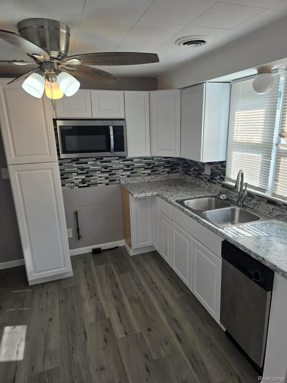 2070 Harwine Street Flint Charter Township, MI 48532