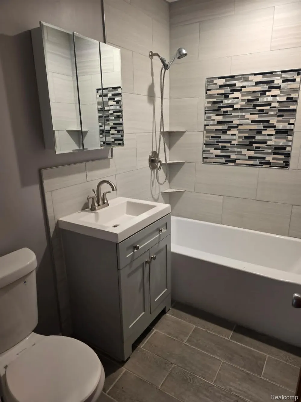 2070 Harwine Street Flint Charter Township, MI 48532
