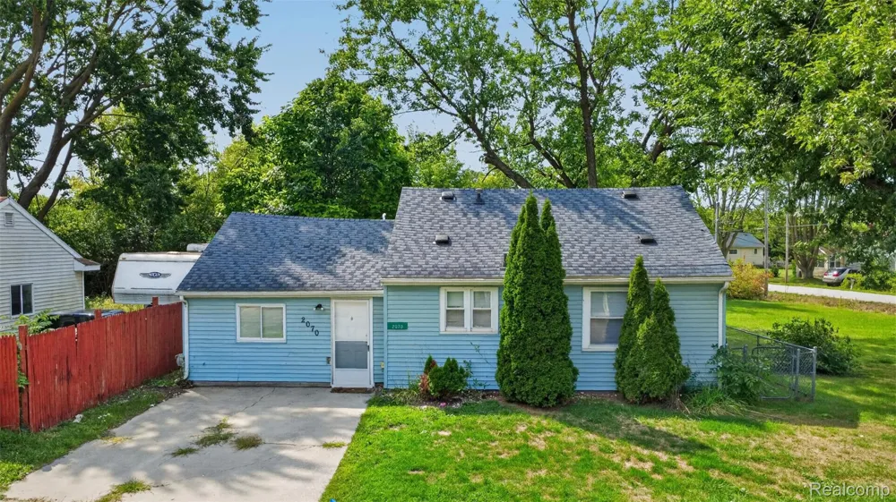 2070 Harwine Street Flint Charter Township, MI 48532