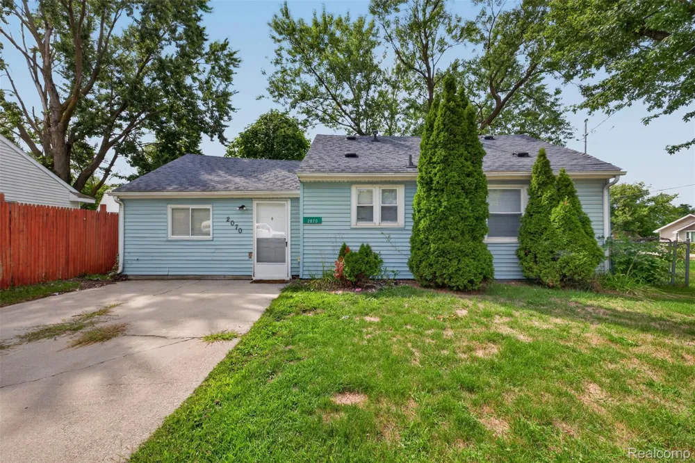 2070 Harwine Street Flint Charter Township, MI 48532
