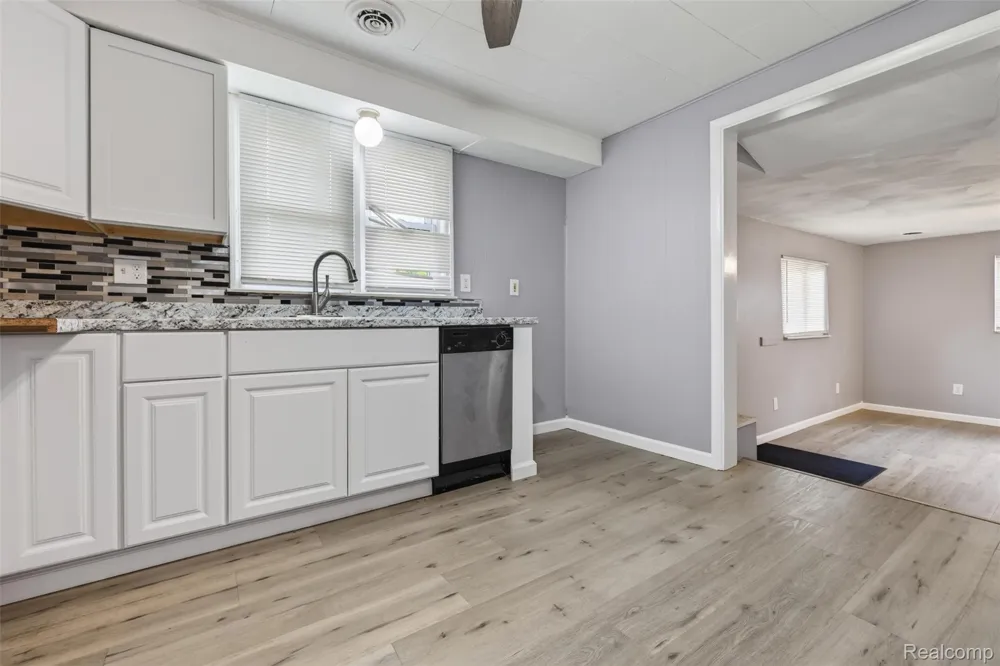 2070 Harwine Street Flint Charter Township, MI 48532
