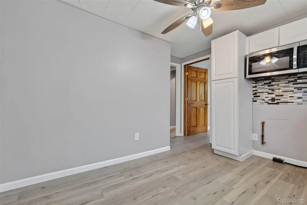 2070 Harwine Street Flint Charter Township, MI 48532