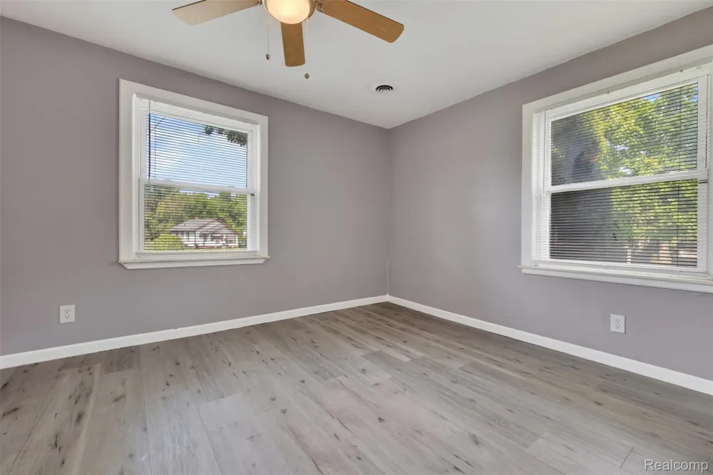 2070 Harwine Street Flint Charter Township, MI 48532