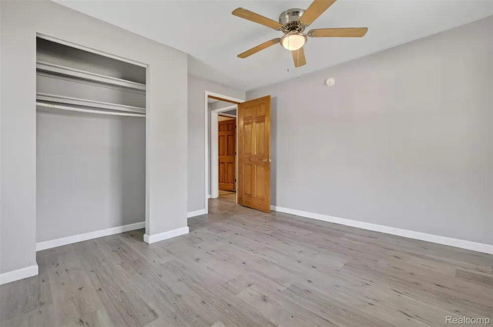 2070 Harwine Street Flint Charter Township, MI 48532