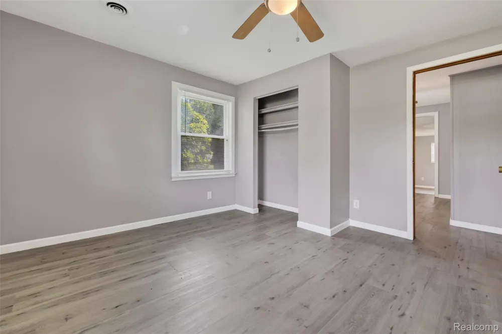 2070 Harwine Street Flint Charter Township, MI 48532