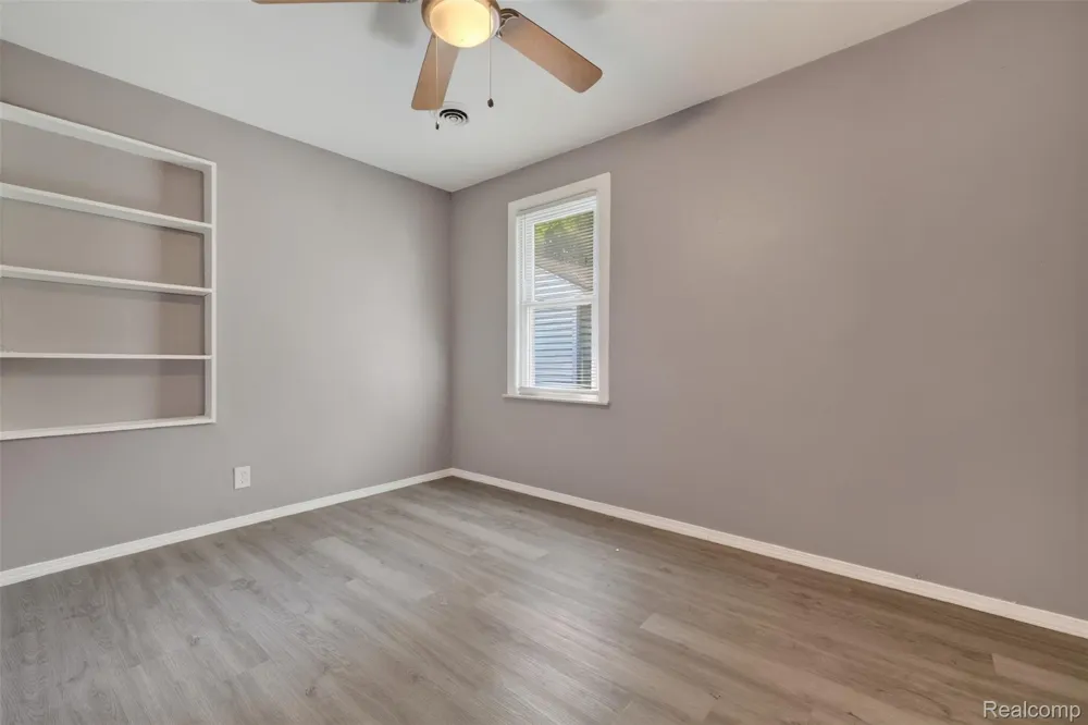 2070 Harwine Street Flint Charter Township, MI 48532