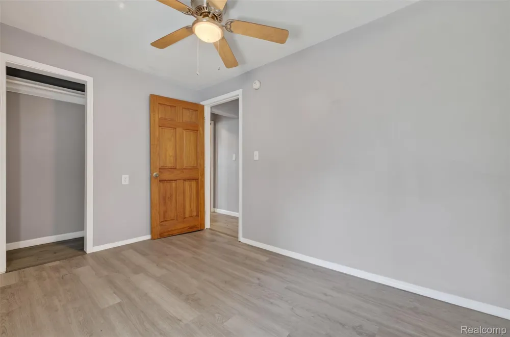 2070 Harwine Street Flint Charter Township, MI 48532