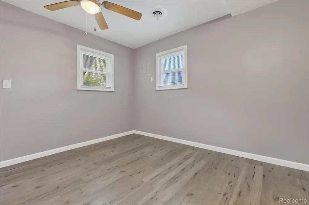 2070 Harwine Street Flint Charter Township, MI 48532
