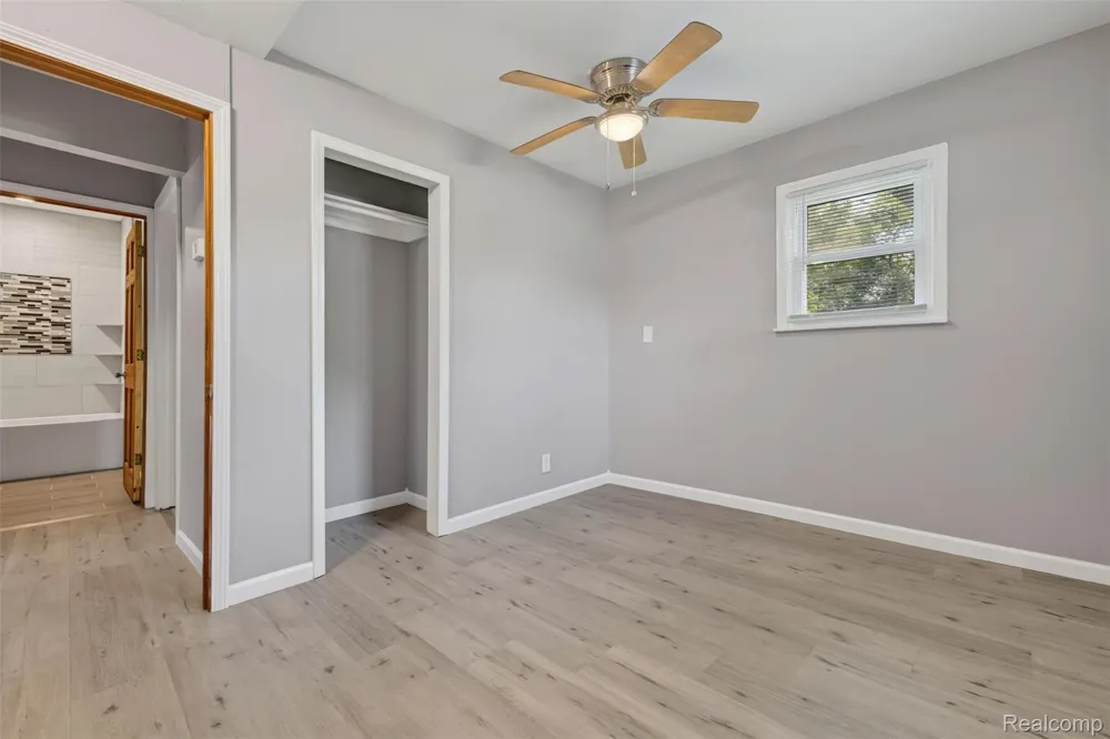 2070 Harwine Street Flint Charter Township, MI 48532