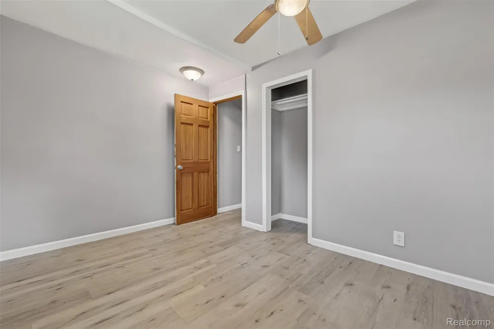 2070 Harwine Street Flint Charter Township, MI 48532