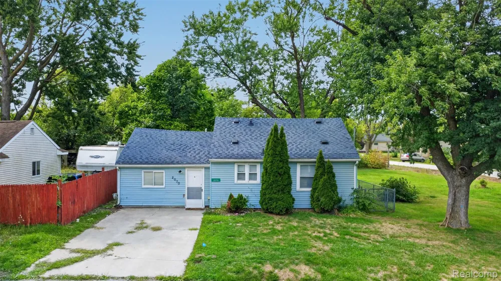 2070 Harwine Street Flint Charter Township, MI 48532