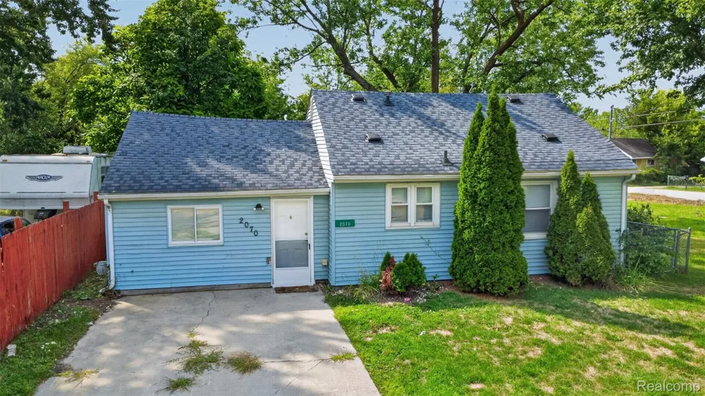 2070 Harwine Street Flint Charter Township, MI 48532