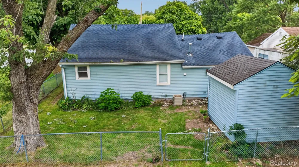 2070 Harwine Street Flint Charter Township, MI 48532