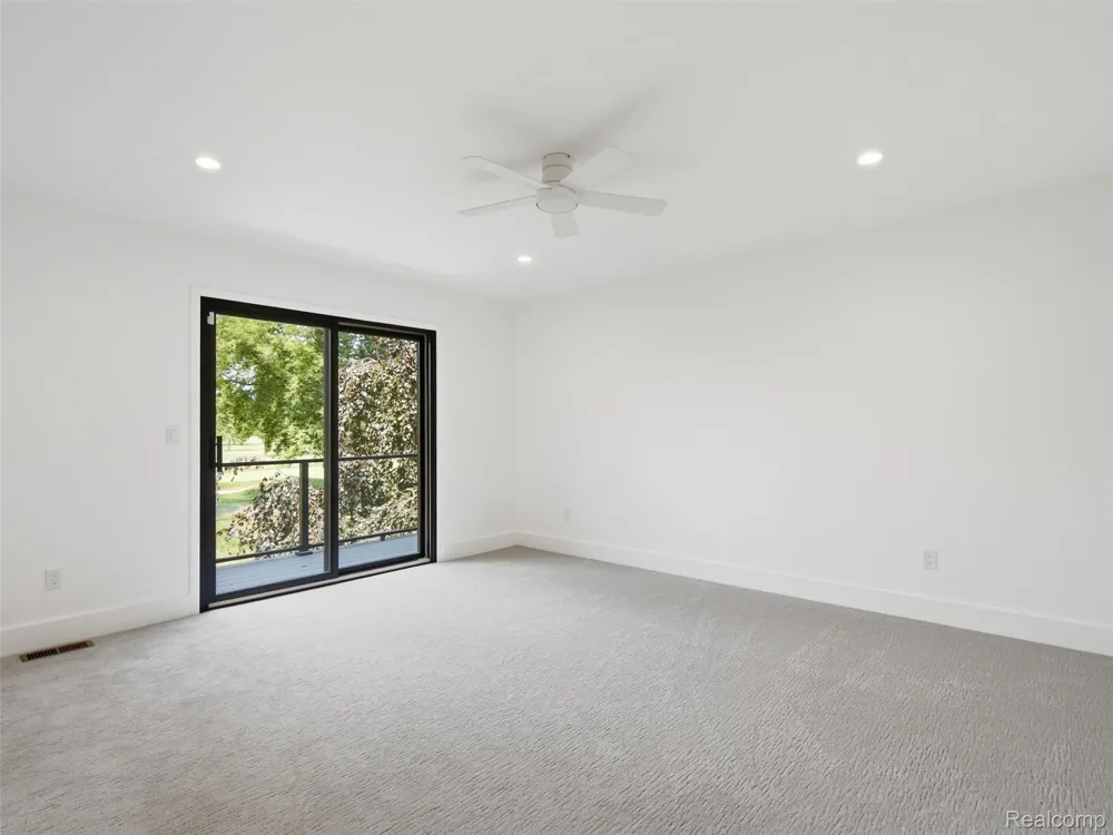 3228 Pine Lake Road West Bloomfield Charter Township, MI 48324
