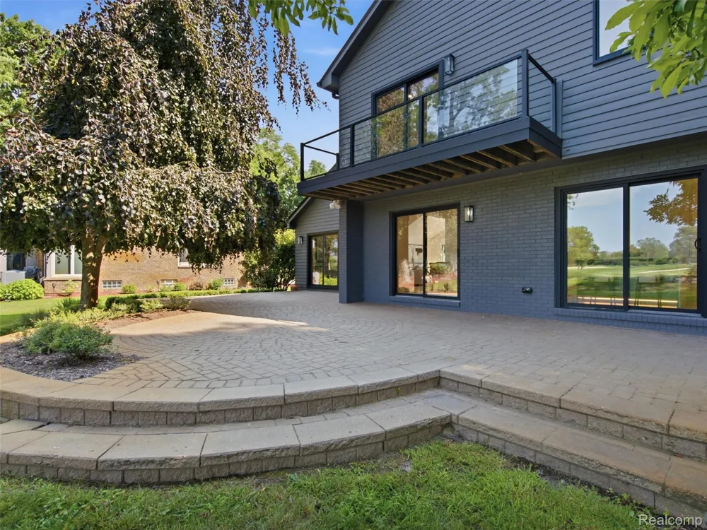 3228 Pine Lake Road West Bloomfield Charter Township, MI 48324