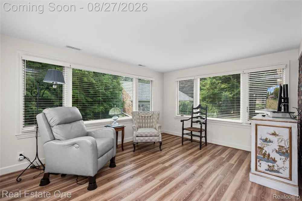 4195 Orchard Way Bloomfield Charter Township, MI 48301