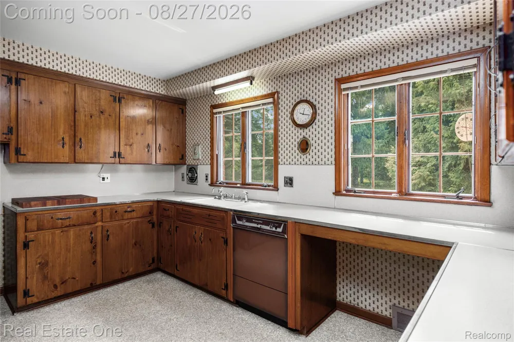 4195 Orchard Way Bloomfield Charter Township, MI 48301