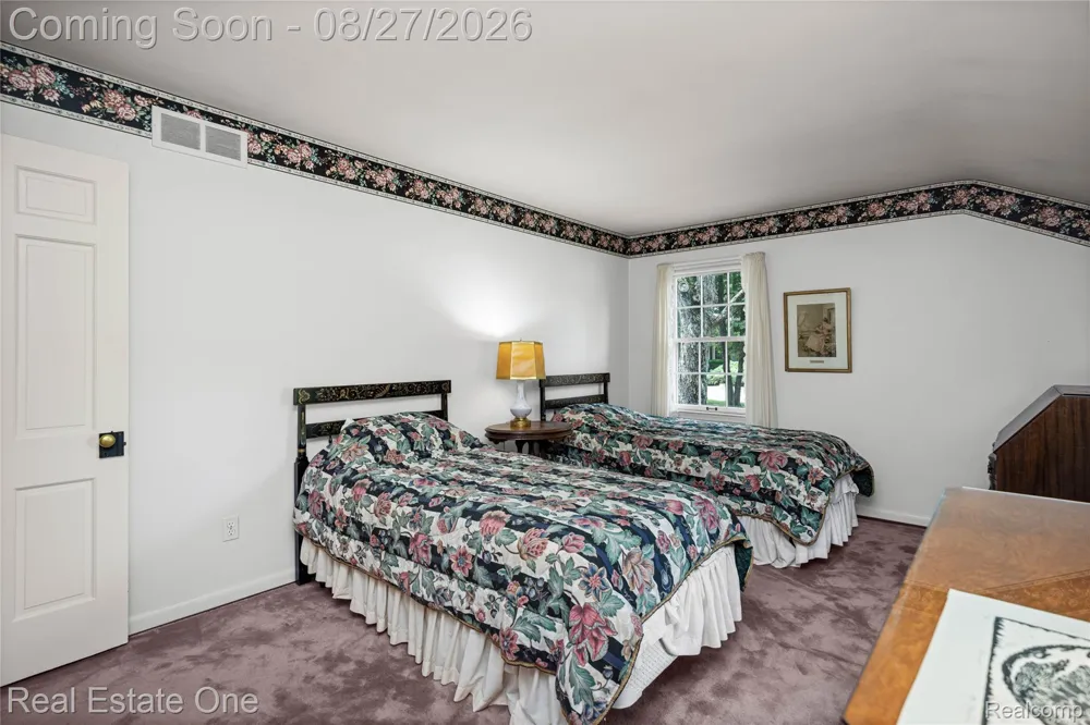 4195 Orchard Way Bloomfield Charter Township, MI 48301