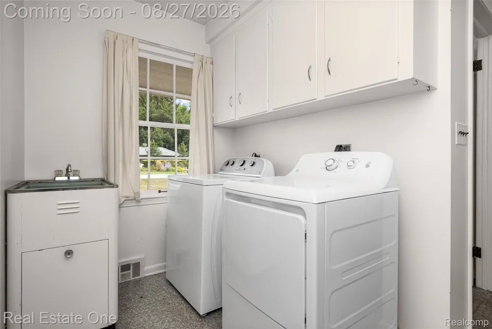 4195 Orchard Way Bloomfield Charter Township, MI 48301