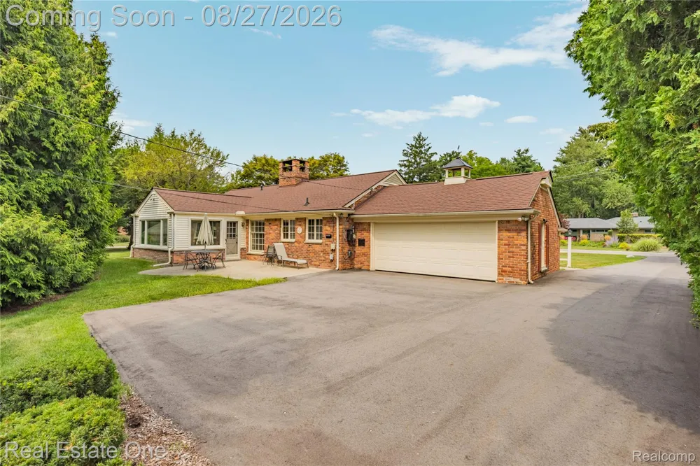 4195 Orchard Way Bloomfield Charter Township, MI 48301