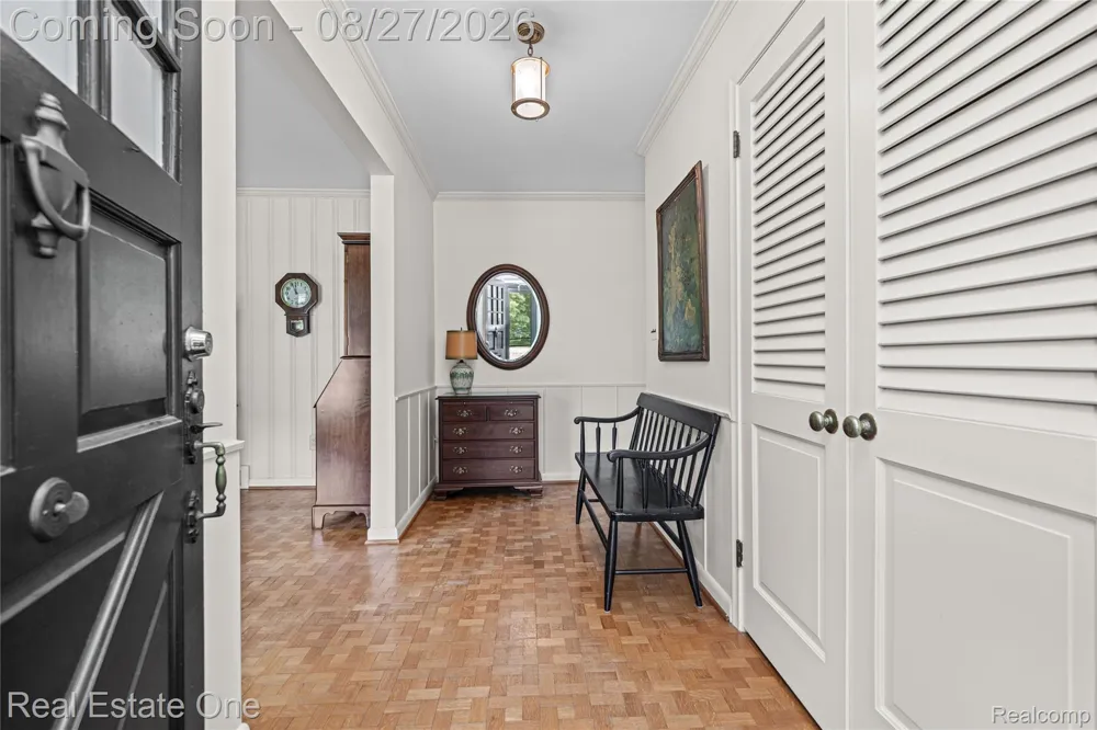 4195 Orchard Way Bloomfield Charter Township, MI 48301