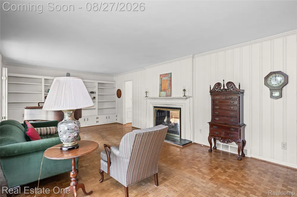 4195 Orchard Way Bloomfield Charter Township, MI 48301