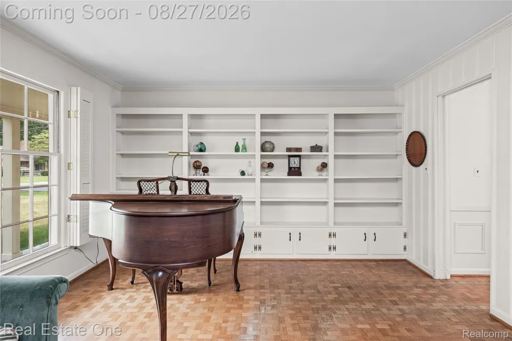 4195 Orchard Way Bloomfield Charter Township, MI 48301