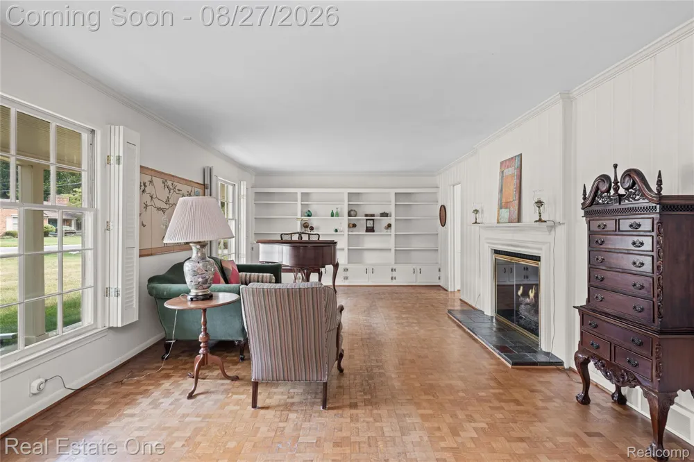 4195 Orchard Way Bloomfield Charter Township, MI 48301