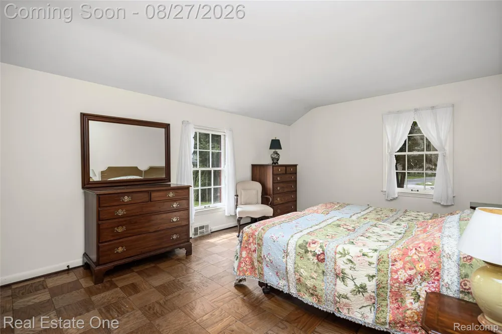 4195 Orchard Way Bloomfield Charter Township, MI 48301