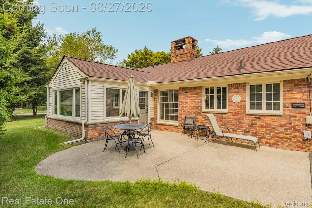 4195 Orchard Way Bloomfield Charter Township, MI 48301