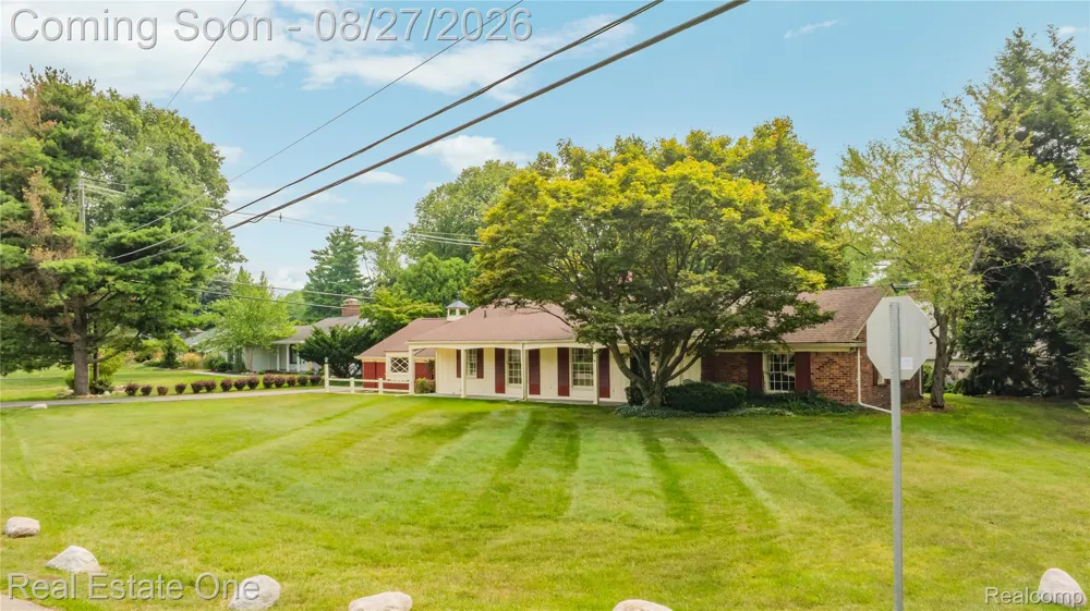 4195 Orchard Way Bloomfield Charter Township, MI 48301