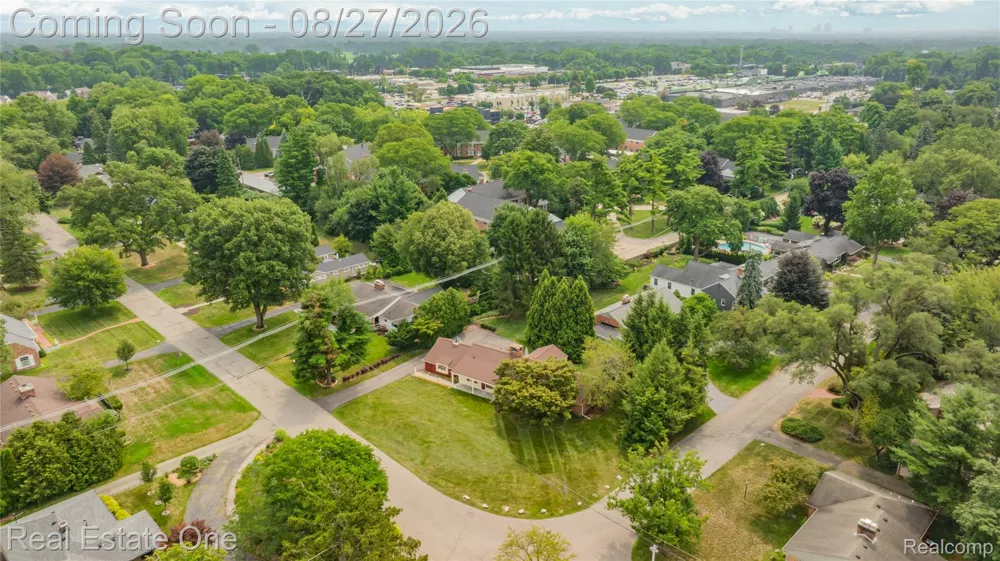 4195 Orchard Way Bloomfield Charter Township, MI 48301