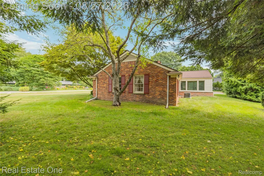 4195 Orchard Way Bloomfield Charter Township, MI 48301