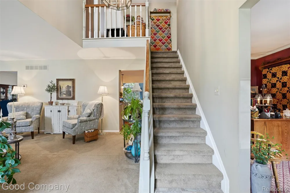 38630 Meeting House Lane Livonia City, MI 48154