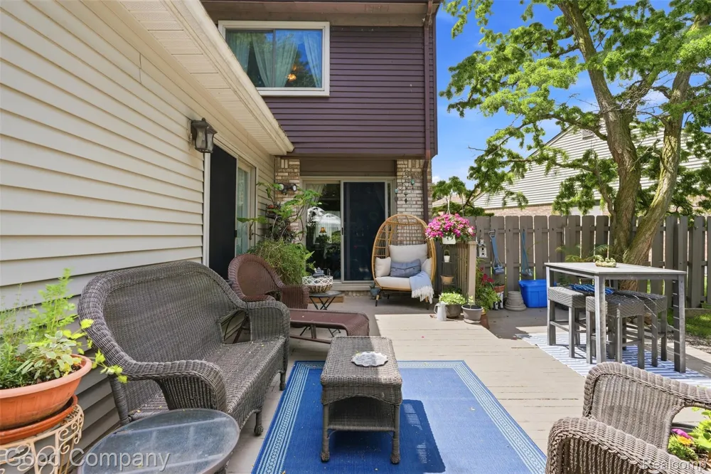 38630 Meeting House Lane Livonia City, MI 48154