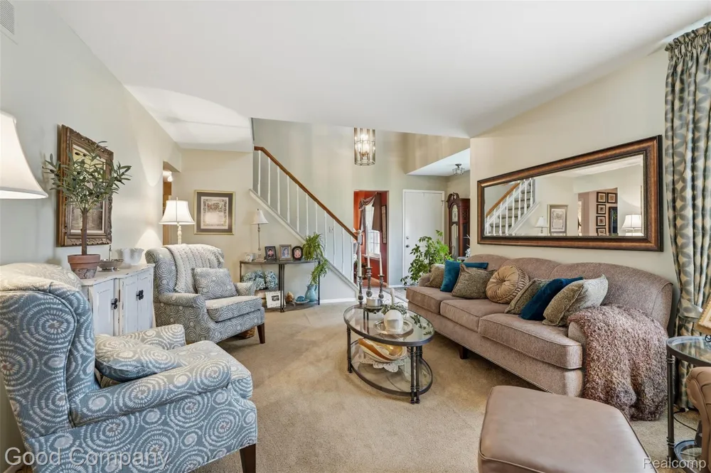 38630 Meeting House Lane Livonia City, MI 48154