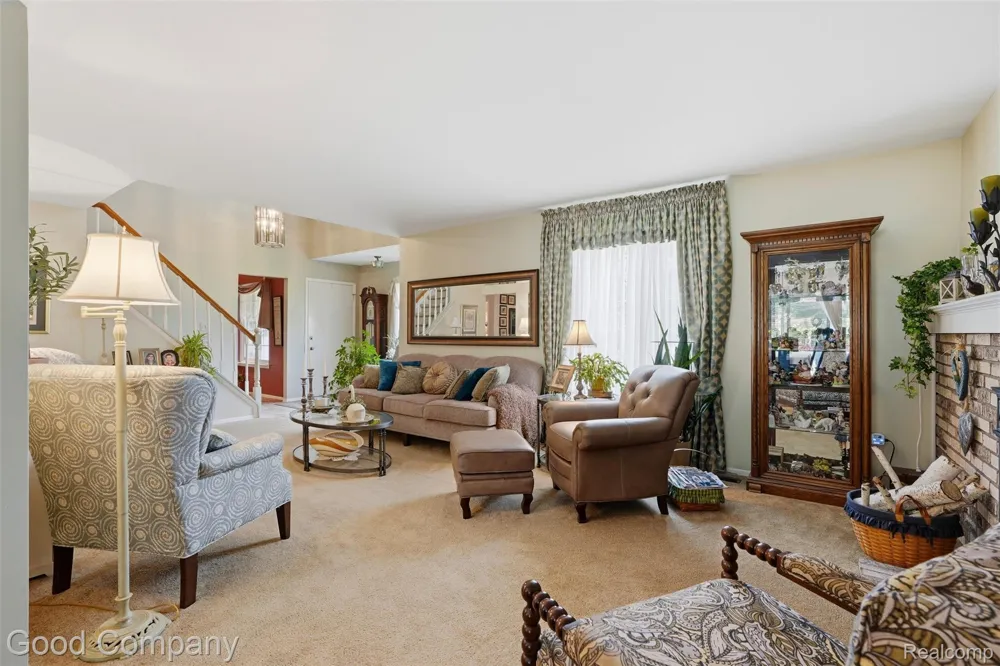 38630 Meeting House Lane Livonia City, MI 48154