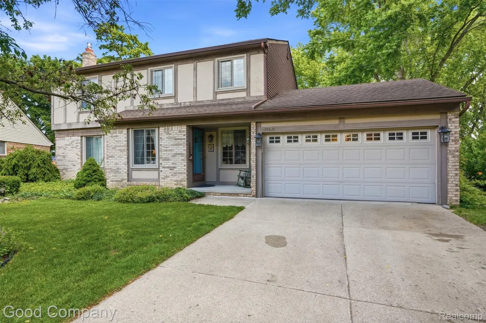 38630 Meeting House Lane Livonia City, MI 48154