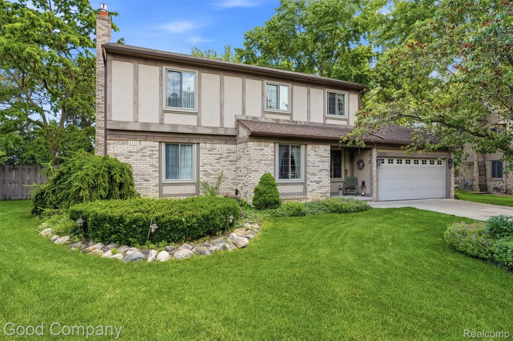 38630 Meeting House Lane Livonia City, MI 48154