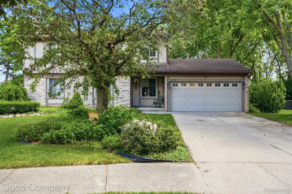 38630 Meeting House Lane Livonia City, MI 48154
