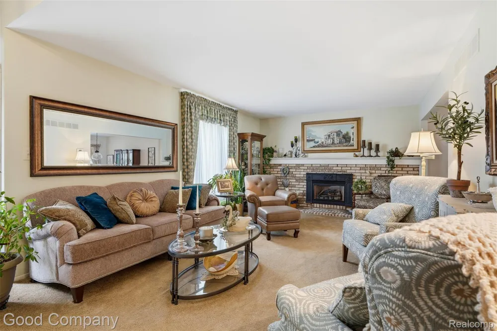 38630 Meeting House Lane Livonia City, MI 48154